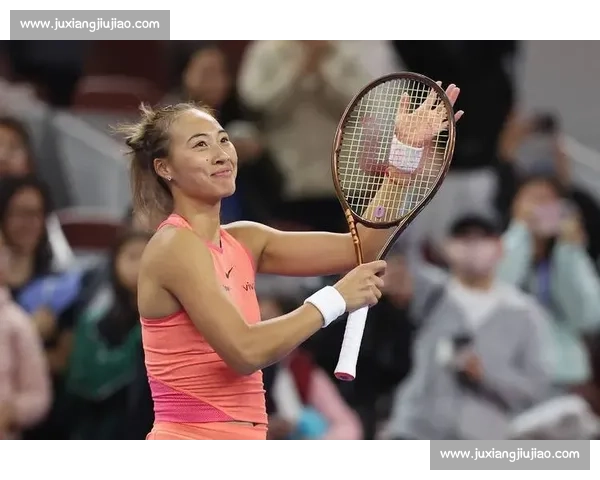 郑钦文发球破局!中国金花草地突围,袁悦张帅虽败犹荣